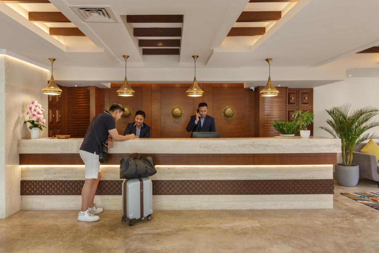 Hotel Thrive, A Tropical Courtyard Катманду Экстерьер фото