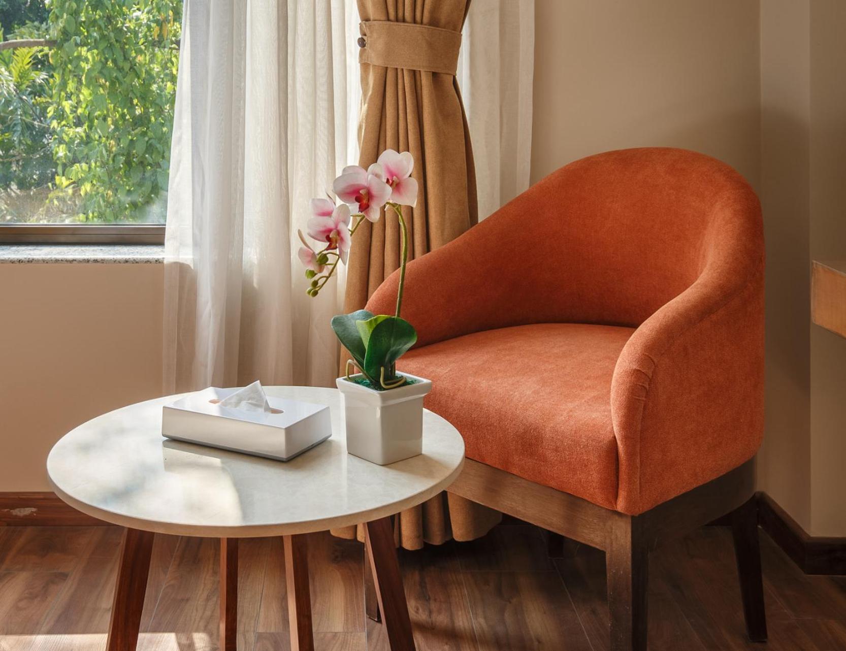 Hotel Thrive, A Tropical Courtyard Катманду Номер фото